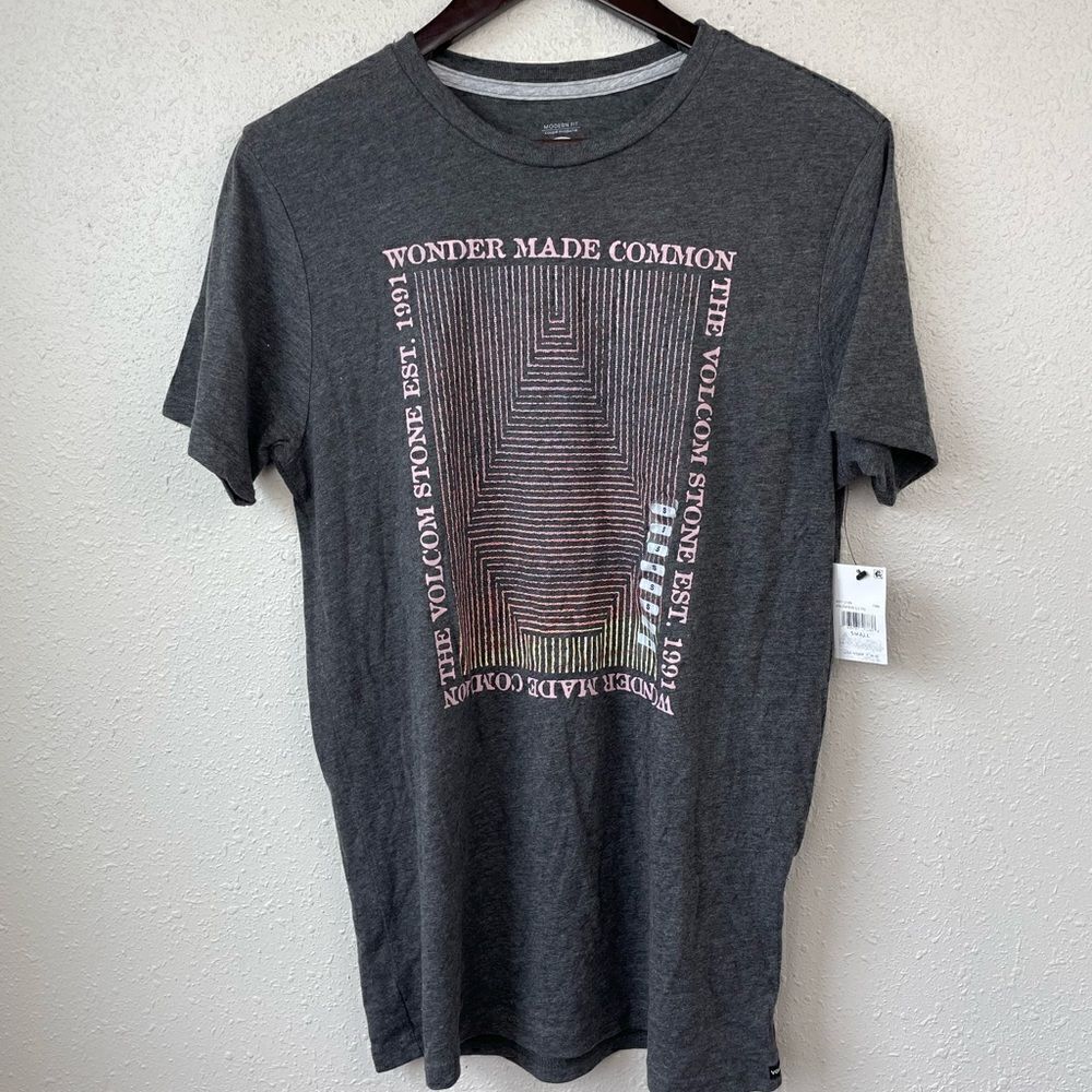 NWT Volcom Short Sleeve T-Shirt Size S